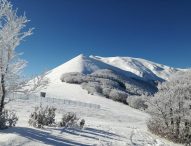 Cartoline dal monte Catria, si lavora per un super week-end sulla neve