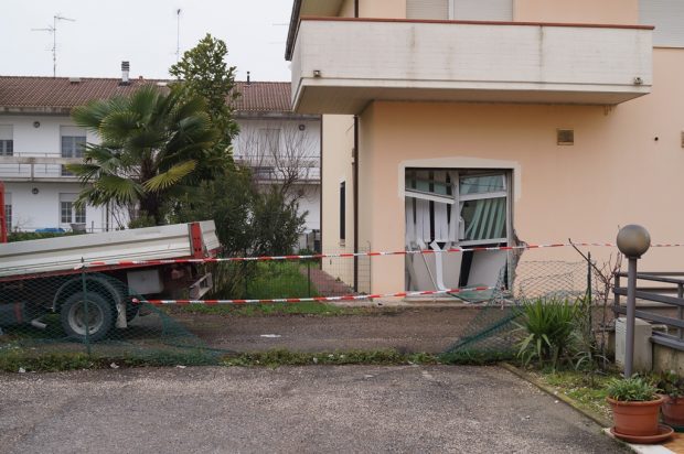 Individuati il capo della “banda della Lancia Lybra” e un suo fiancheggiatore autori delle rapine agli uffici postali