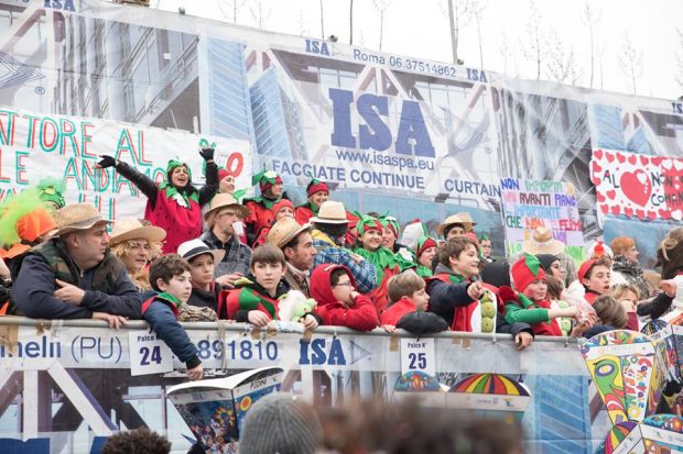 Carnevale da sold out: palchi, tribune, postazioni getto e veglione ufficiale fanno registrare il tutto esaurito