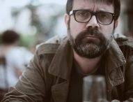 Al teatro della Concordia arriva il poeta, scrittore e performer Guido Catalano