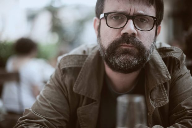 Al teatro della Concordia arriva il poeta, scrittore e performer Guido Catalano