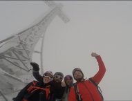 Proposta di matrimonio ad alta quota, le chiede la mano sotto la Croce del Catria