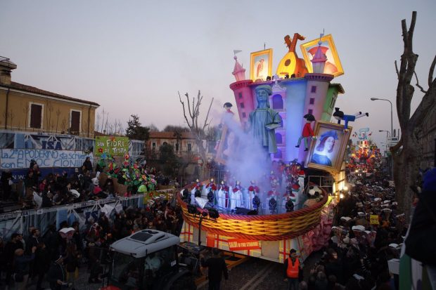 Carnevale, seconda domenica baciata dal sole e dal record assoluto di presenze