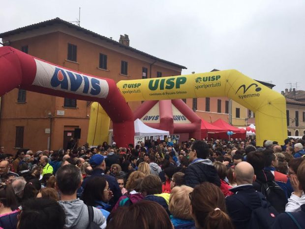 La Spaghettata tra sport e solidarietà: in 3mila a Mondolfo nella Giornata mondiale per la consapevolezza dell’autismo