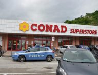 Furto al supermercato, la polizia individua i responsabili