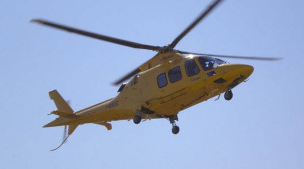 Precipita per cinque metri durante un’arrampicata