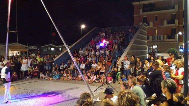 Festivalle, boom di presenze: incantano gli artisti di strada