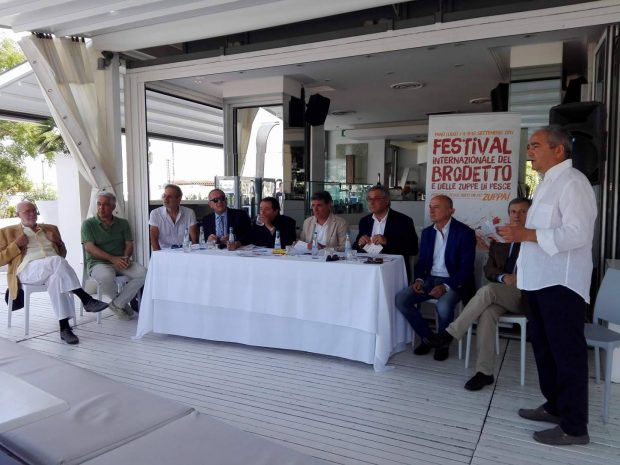 Una storia lunga 15 anni che parla di buon cibo: torna il Festival Internazionale del Brodetto e delle Zuppe di Pesce