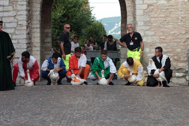 Serra Sant’Abbondio, nel week-end affascinanti atmosfere medievali con il Palio della Rocca