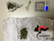 Piantagione fai da te in garage, nei guai giovane di Lucrezia. Tutte le foto