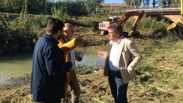 Fano, partiti i lavori di pulizia dell’alveo del torrente Arzilla