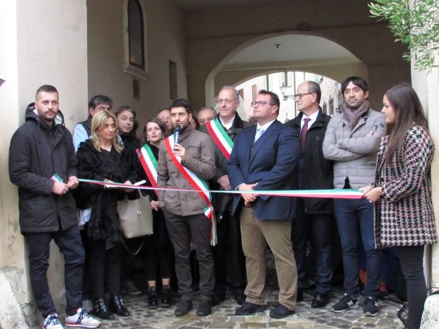 Cartoceto Dop, Il Festival, esordio bagnato per la prima domenica della mostra mercato