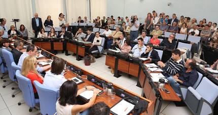 “No sale a organizzazioni che inneggiano al fascismo”, sì del consiglio comunale