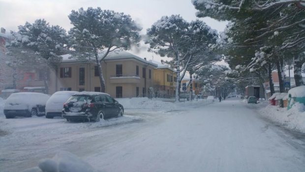 Neve, scuole chiuse a Pesaro, Urbino, Fano e in tutta la Valcesano