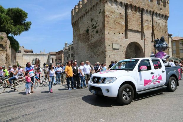 Il Giro d’Italia passa a Fano, scuole chiuse alle 11