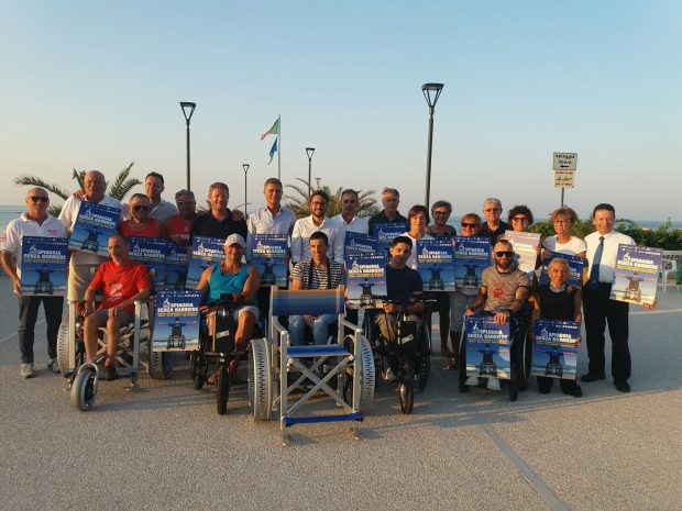 A Marotta spiaggia senza barriere, in tutti gli stabilimenti la sedia per disabili
