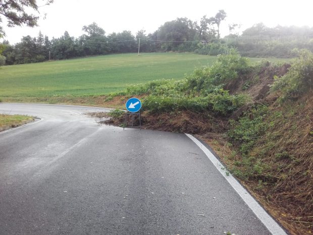 Maltempo, interventi della Provincia sulla Panoramica Ardizio e Mondaviese