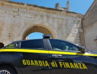 Badante sottrae ad anziana oltre 100mila euro