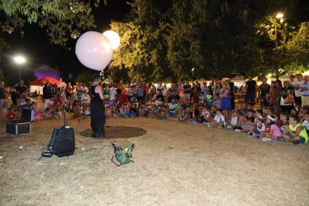 Il Paese dei Balocchi saluta il pubblico con un’ultima serata mozzafiato
