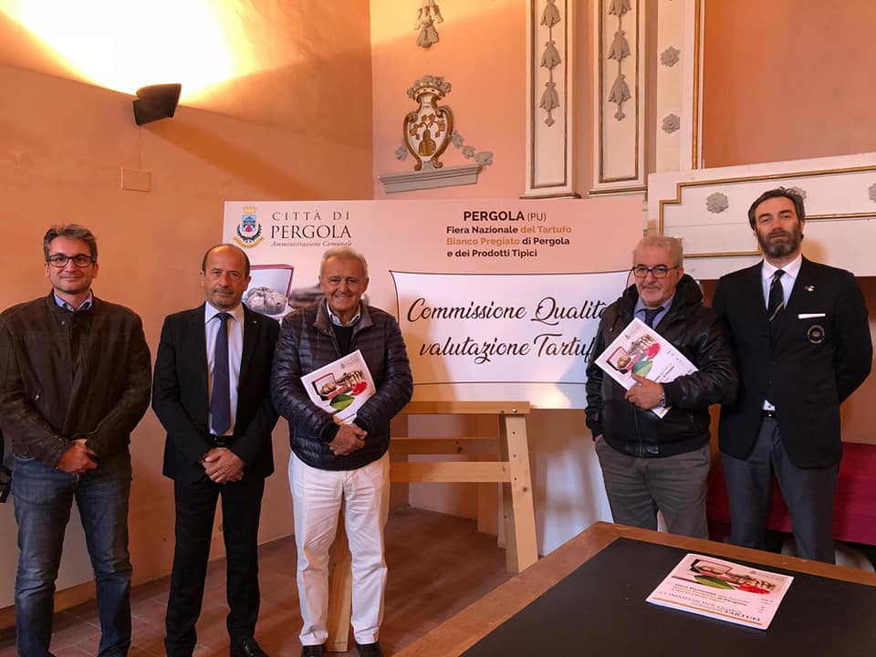 pergola fiera tartufo prima domenica 2018-4