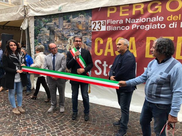 Inaugurata la Fiera Nazionale del Tartufo in uno de I Borghi più belli d’Italia, Pergola entra nel prestigioso Club