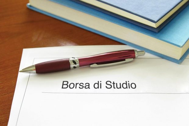 Marche, approvati i criteri per le borse di studio ministeriali
