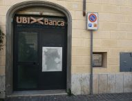 Pergola, fanno esplodere il bancomat in pieno centro. A dare l’allarme il sindaco