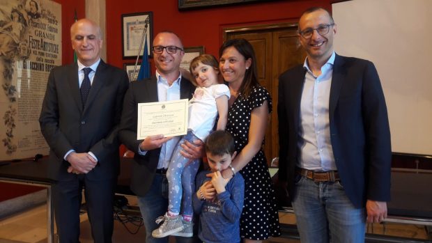 Pesaro, encomio a Gabriele Ottaviani: “Due vite salvate, un esempio per tutti”