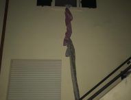 Aggredisce la moglie nel sonno a colpi di martello e si rende irreperibile. Fermato dopo due giorni di ricerche