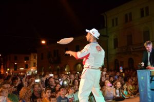 11224316_882240408521987_6342731314085839160_n