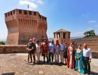 Una immersione nelle affascinanti atmosfere rinascimentali, a Mondavio la Caccia al Cinghiale