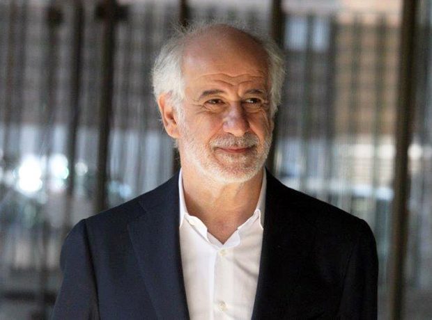 Toni Servillo illumina il teatro di Cagli, Animavì Festival lo premia con il Bronzo Dorato all’arte della recitazione