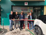 Inaugurata a Mondolfo colonnina per ricaricare i veicoli elettrici: la prima nella Valcesano