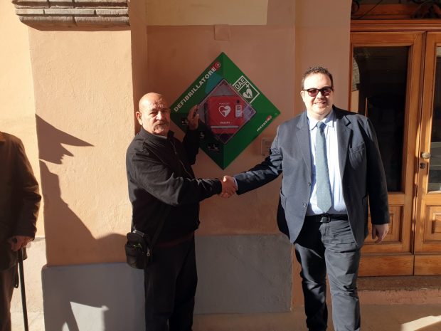 Defibrillatore pubblico a San Lorenzo in Campo, Dellonti: “Obiettivo Comune Cardioprotetto”