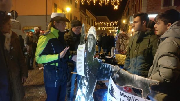 Sicurezza e conoscenza del codice della strada, successo per l’iniziativa “Il ciclista illuminato”