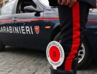 Cagli (PU): lancia bottiglia con liquido infiammabile contro la caserma dei carabinieri, arrestato 33enne