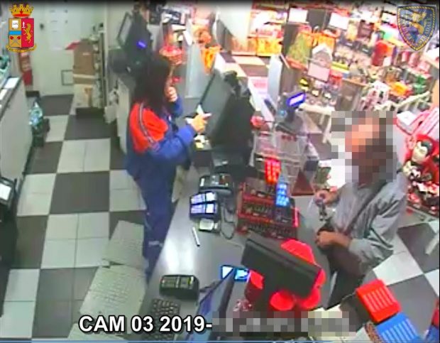 Denunciato ladro seriale di dolciumi