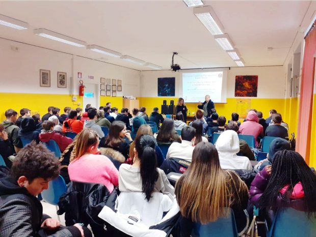 Fano, educazione sentimentale e prevenzione del cyberbullismo. Se ne è parlato con gli studenti delle superiori