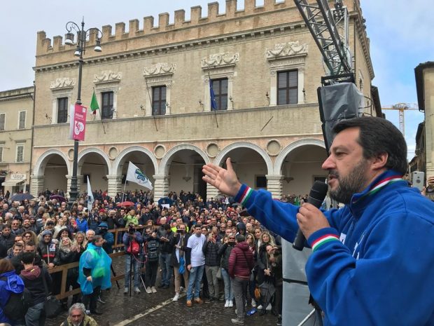 Lega, il 20 a Pesaro arriva Salvini. Iscritti: più 54,9% rispetto al 2018