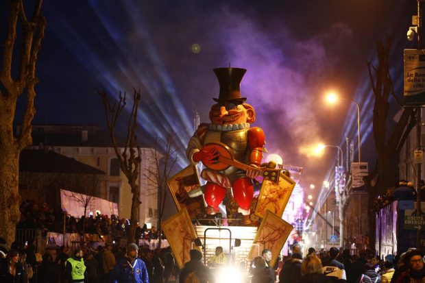Carnevale di Fano, oltre 12mila persone per la prima domenica