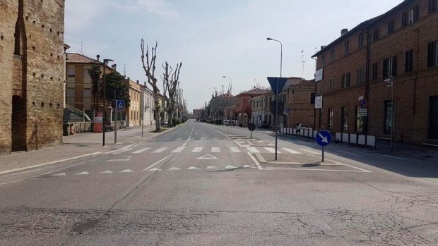 Coronavirus, misure di contenimento almeno fino a Pasqua