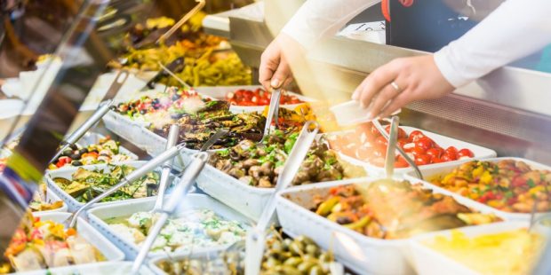 Coronavirus, bar, ristoranti, pizzerie aperti dalle 6 alle 18: ecco le regole per l’asporto