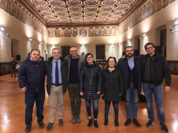 M’Illumino di meno, “Venerdì cenate a lume di candela”: l’appello di 7 sindaci della provincia di Pesaro Urbino