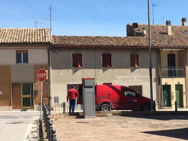 Fibra ottica, sbloccati i lavori di Telecom anche a Mondolfo e Marotta. Prevista anche ripresa del cantiere Open Fiber
