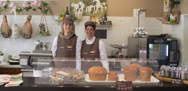 Cartoceto, la macelleria gastronomia ‘Le sorelle’ avvia l’attività