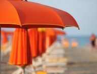 Decreto Regione Marche, chiarimenti e disposizioni: consentite installazioni e allestimenti stagionali necessari per apertura stabilimenti balneari