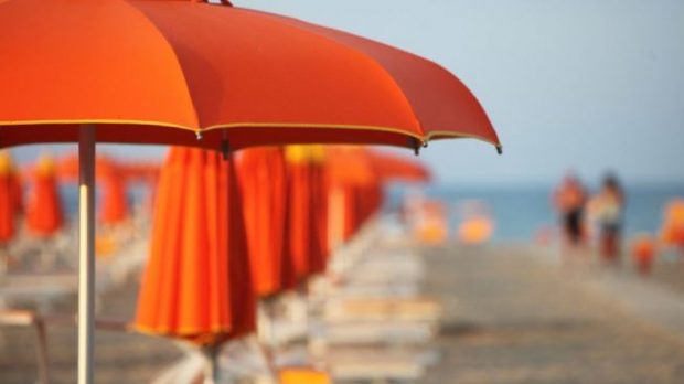 Decreto Regione Marche, chiarimenti e disposizioni: consentite installazioni e allestimenti stagionali necessari per apertura stabilimenti balneari