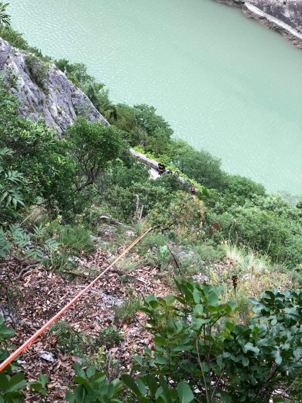 Furlo, soccorso alpino salva 2 ragazzi bloccati sulle pareti rocciose