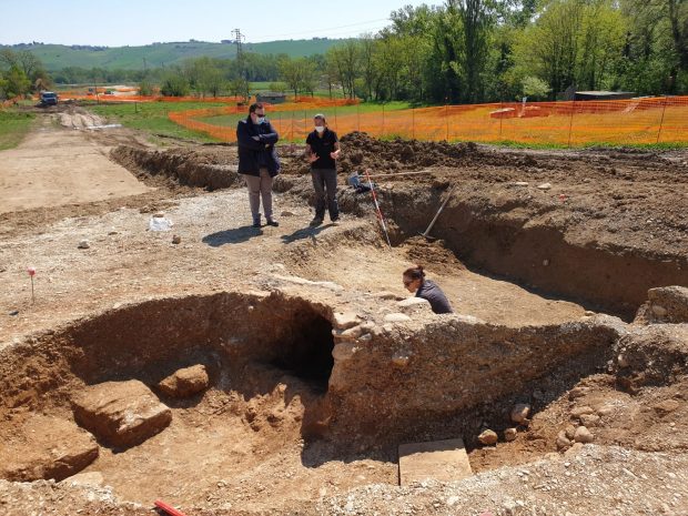 San Lorenzo in Campo: ritrovamento reperti archeologici durante i lavori di completamento della variante
