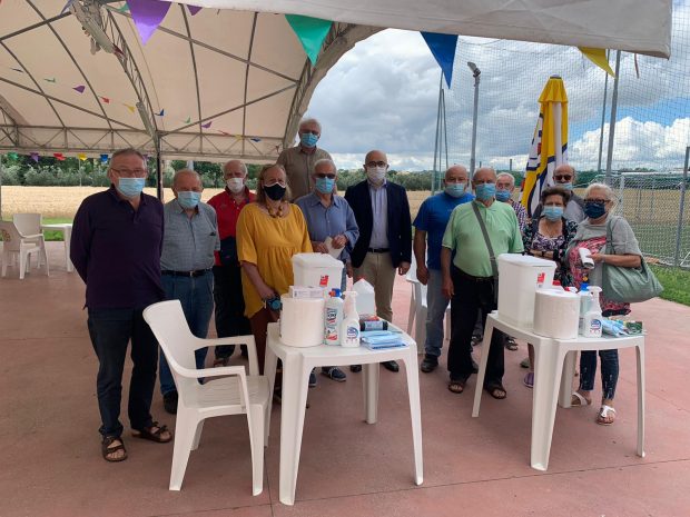 Centri anziani di Fano verso la riapertura: consegnati i kit di sicurezza